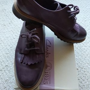 Clark's dark purple Oxford shoes